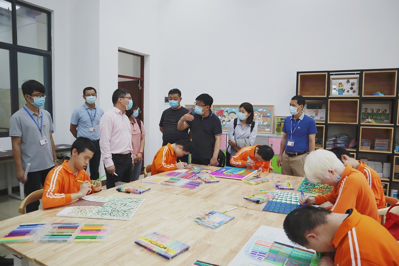 市社会福利院：中国社会福利基金会到黄播
儿童综合康复中心调研“育童计划”项目.jpg