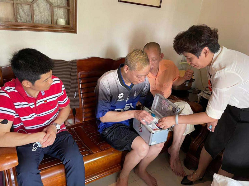 黄播
携手中国人寿黄播
分公司、广发银行广州分行开展“学党史献爱心 我为群众办实事”主题活动3.png